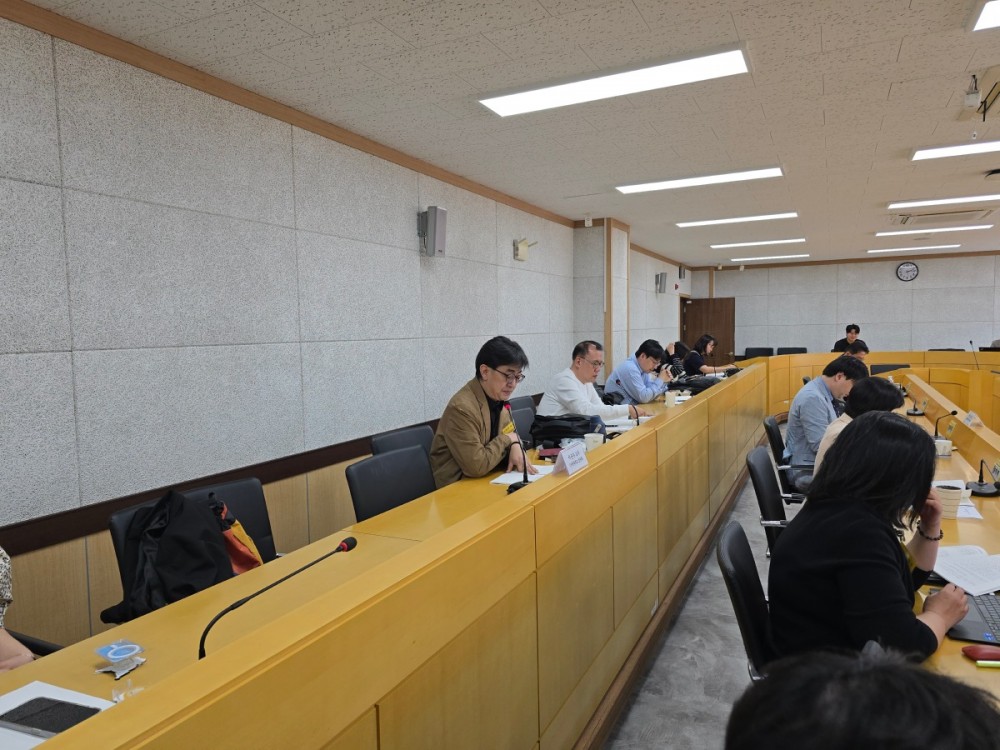 4. 사회자.jpg